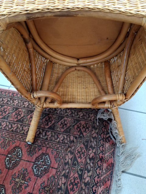 Flettet kurvestol med høj ryg